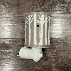 Scentsy Aspen Grove White Birch Nightlight Gray and White New Bulb Works
